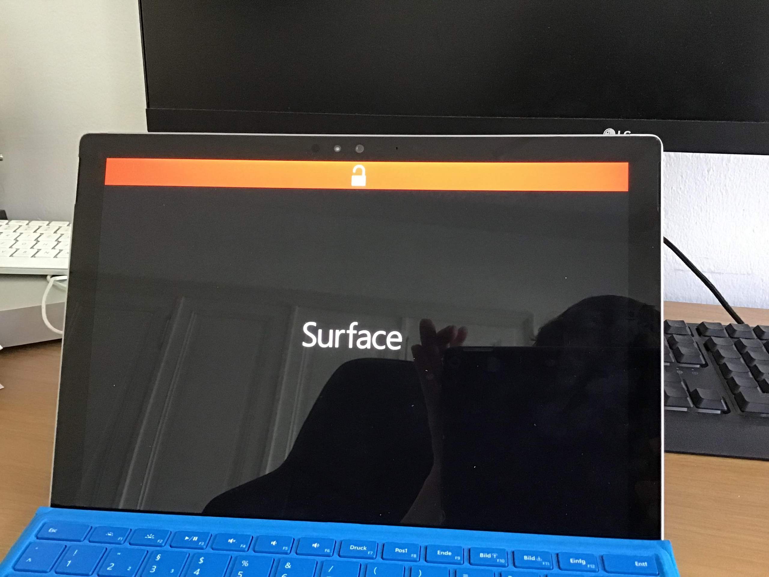 Surface pro 5 startet nicht / bleibt im Logo hängen? (Windows