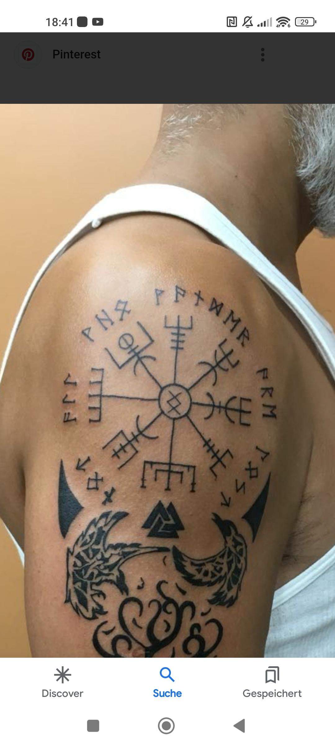 Vegvisir Tattoo Schulter