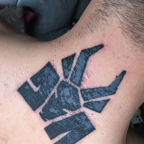 Hier das langsam verblassende Tattoo - (Tattoo, nachstechen, Verblassend)