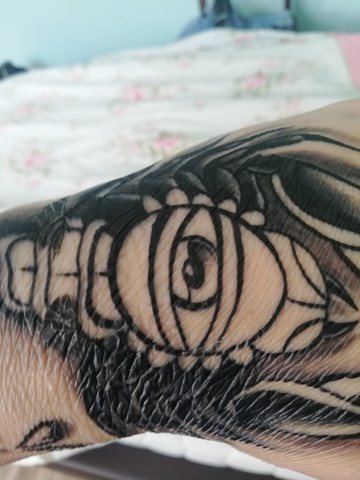 Tattoo Abheilungsdauer Paar Stucke Sind Schon Abgefallen Schorf