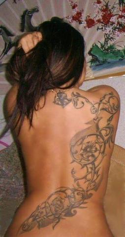 Frau rücken tattoo ▷ 1001+