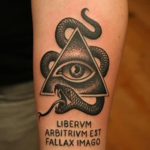 Auf dem foto ist dass tattoo oben am Arm bei mir soll es aber weiter unten sein  - (Angst, Schmerzen, Tattoo)