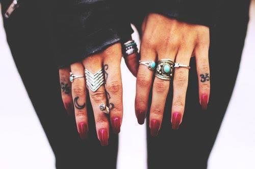 Bild 2 - (Tattoo, Finger, Finger Tattoo)
