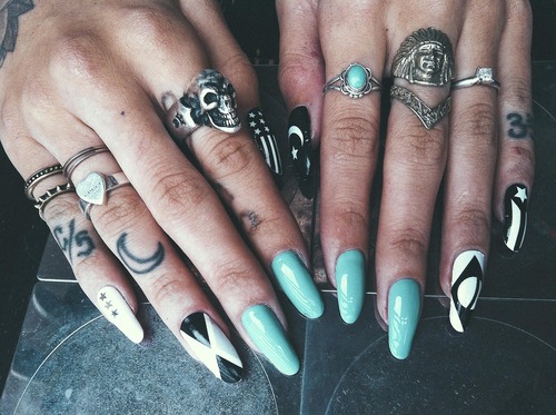 n finger tattoo fingertattoo) Tattoo (Finger, den auf Fingern