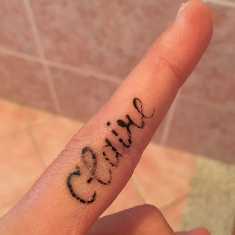 Tattoo  - (Tattoo, mittelfinger)
