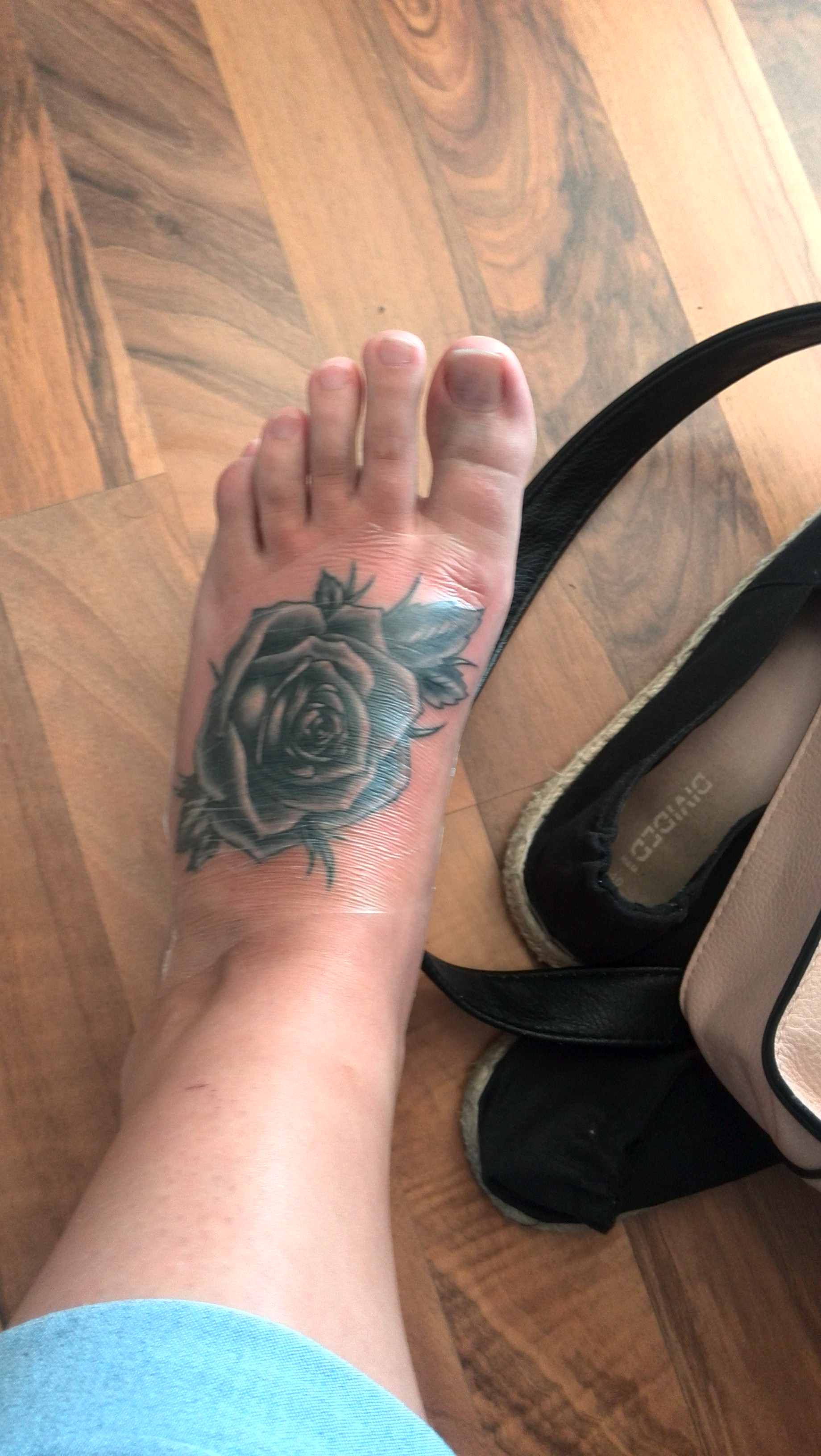 Tattoo häutet sich? (Haut, Pflege)
