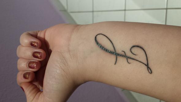 Tattoo Heilungsverlauf normal? (Beauty)