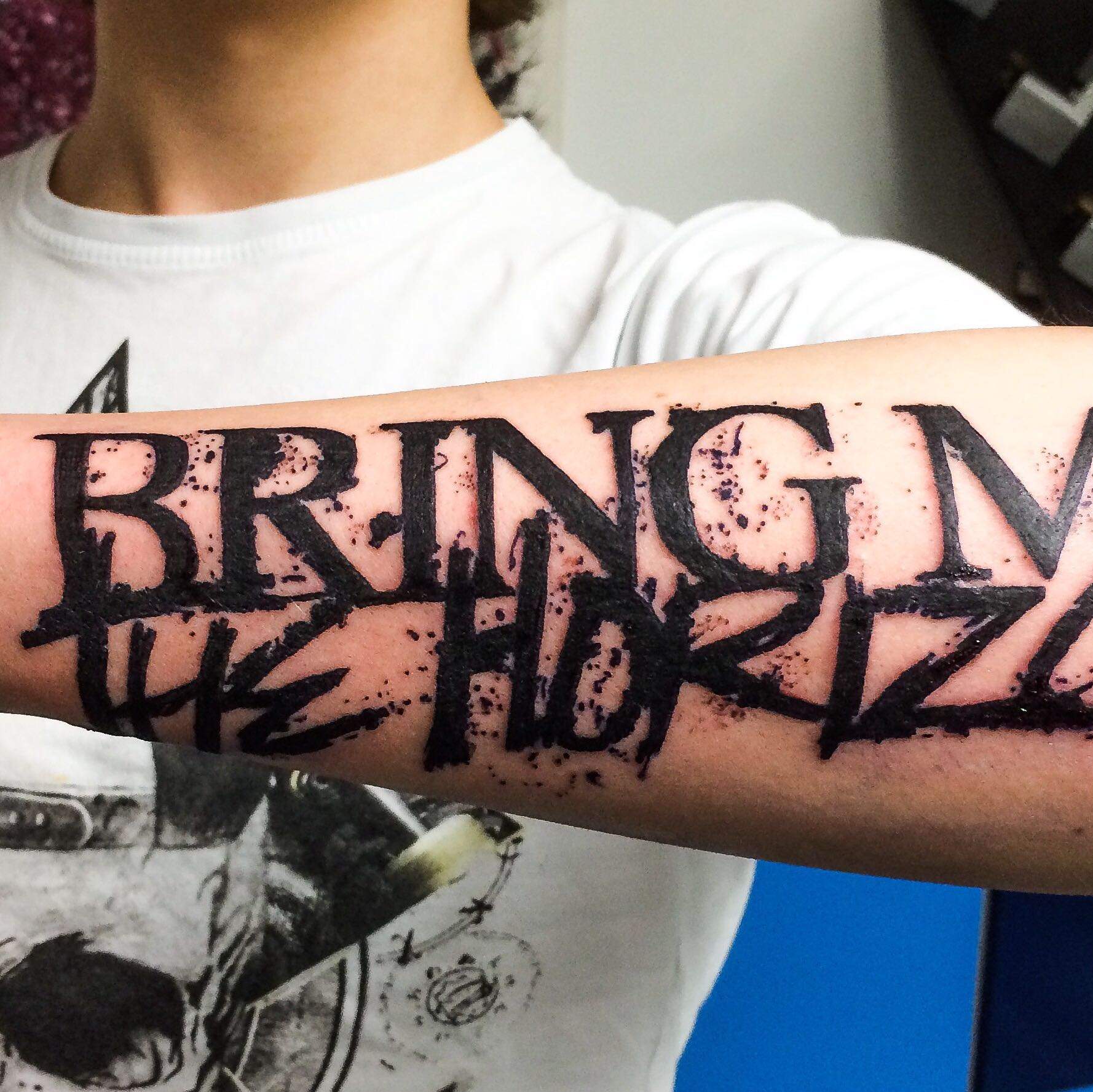 Tattoo Kruste geht ab, was tun? (Farbe, schwarz, Wunde)