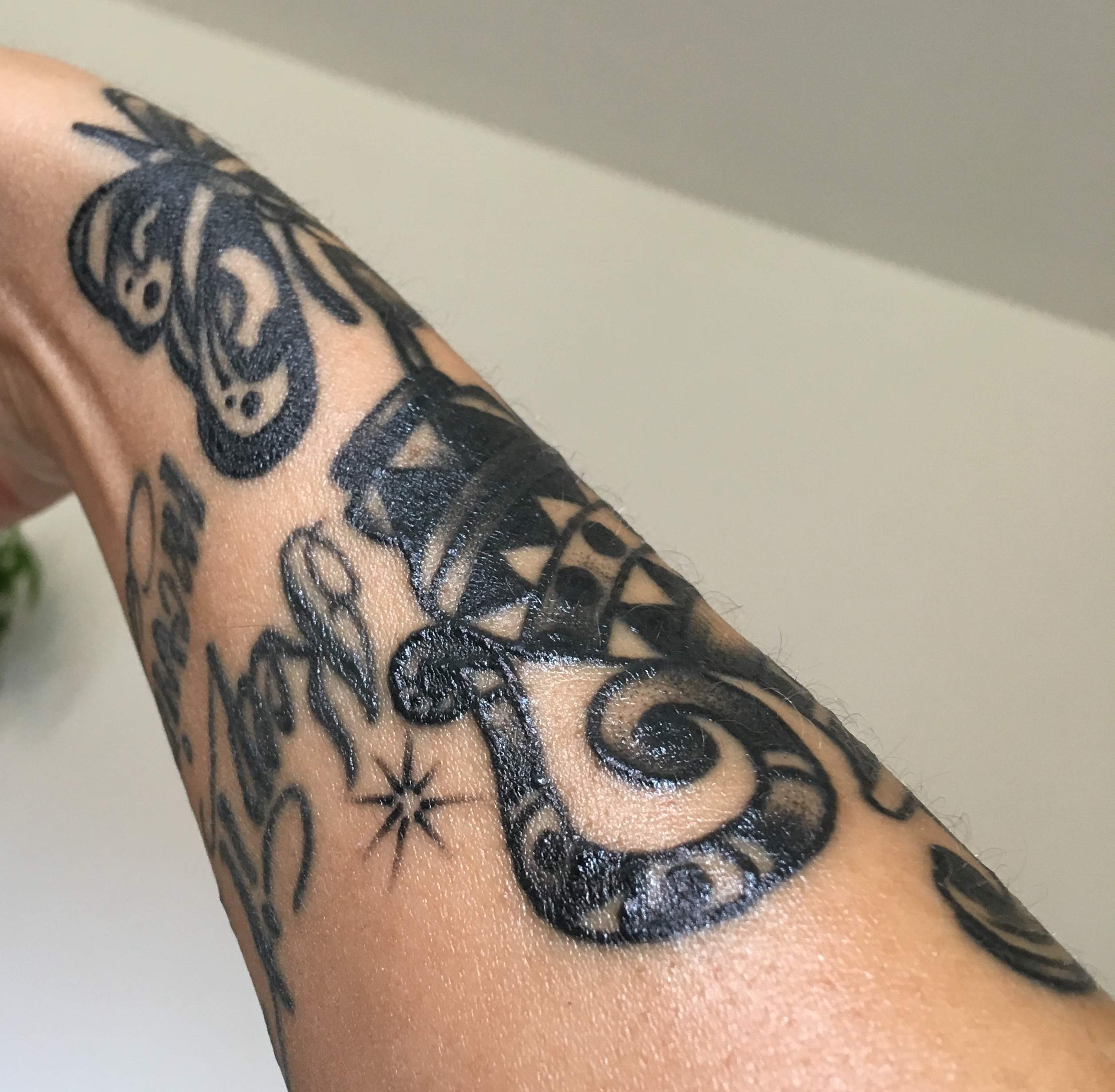 Tattoo Stellenweise Geschwollen Heilt Schlecht Oder Was Ist Das Heilung Tattoo Stellenweise Geschwollen Heilt Schlecht Oder Was Ist Das Heilung
