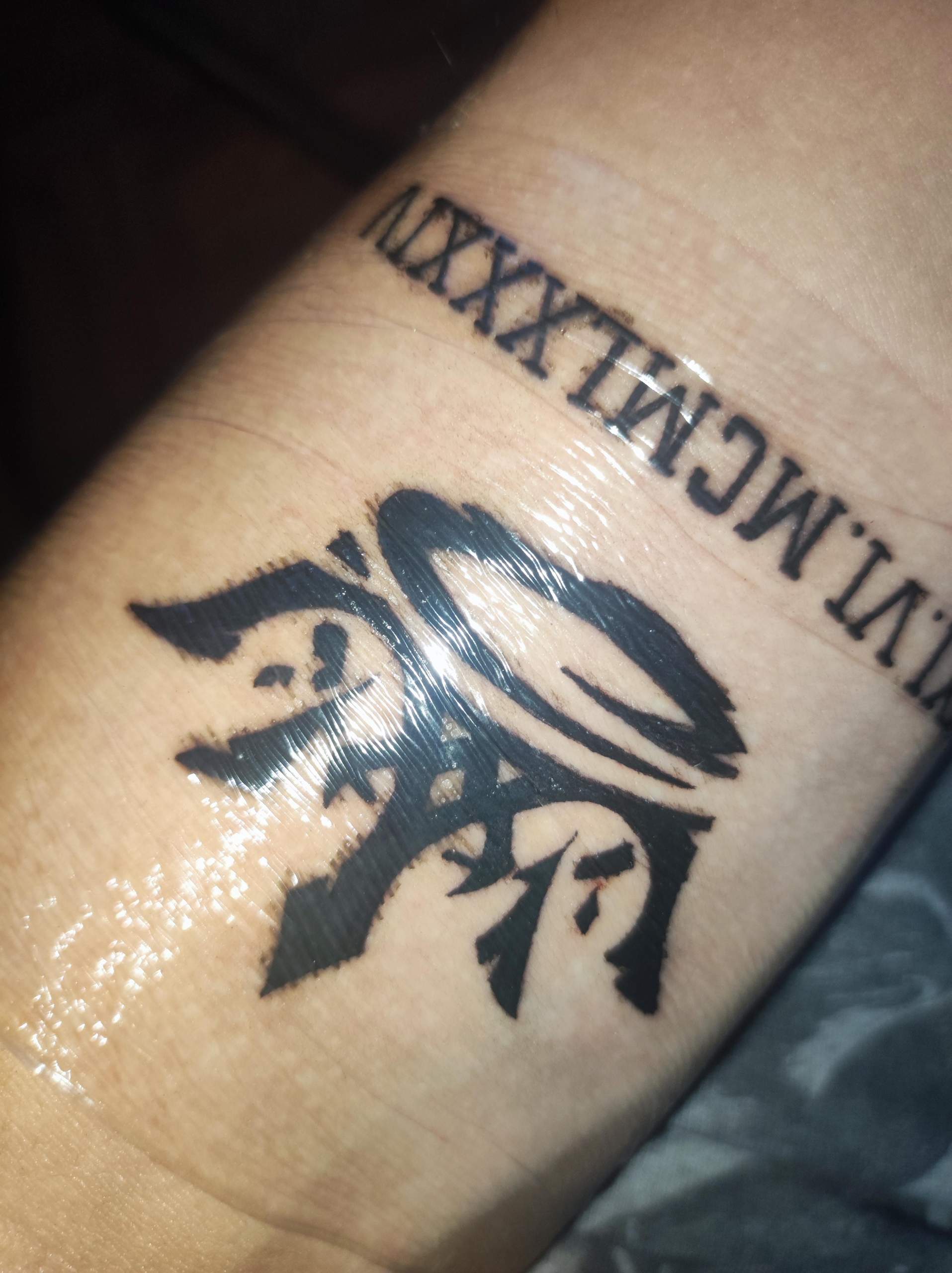 Was Entzieht Dem Tattoo Die Farbe Tattoo verliert Farbe nach dem Eincremen? (Körper, Schmerzen, Aussehen)