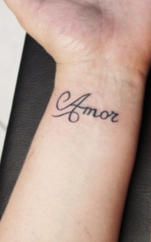 Tattookosten Schriftzug Kosten Tattoo