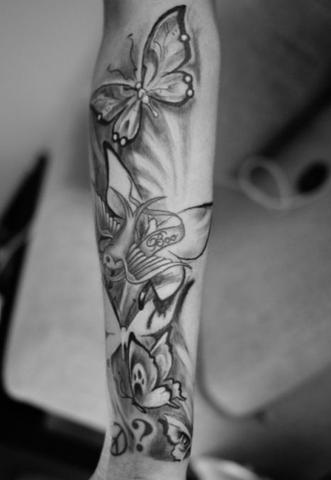 Unterarm frau tattoo Tattoo cause