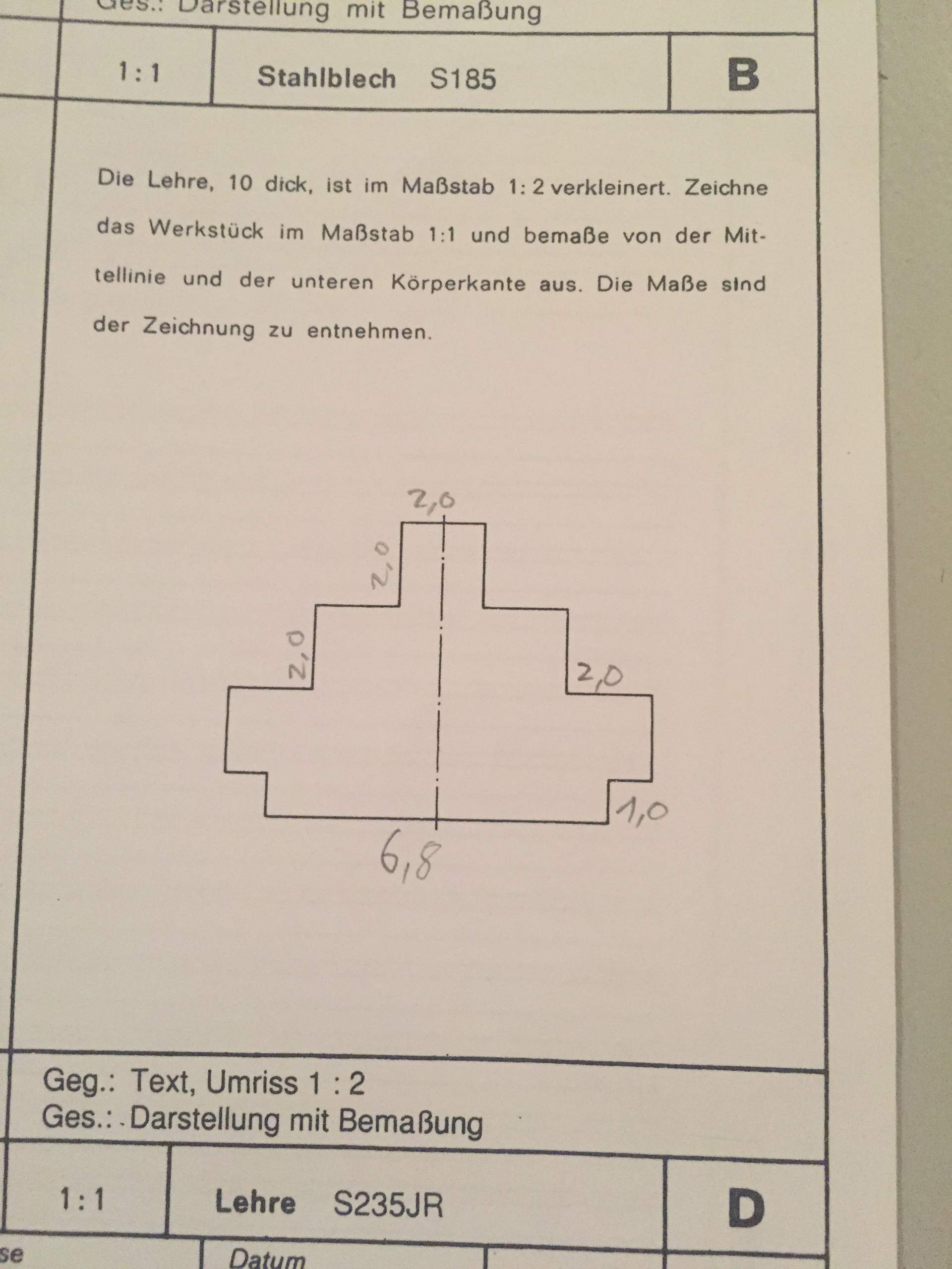 Technisches Zeichnen (Flache, eckige Werkstücke in einer Ansicht