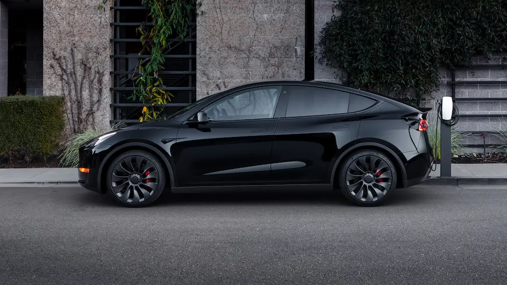 Tesla Model Y: Mit Hinterradantrieb nun günstiger zu haben
