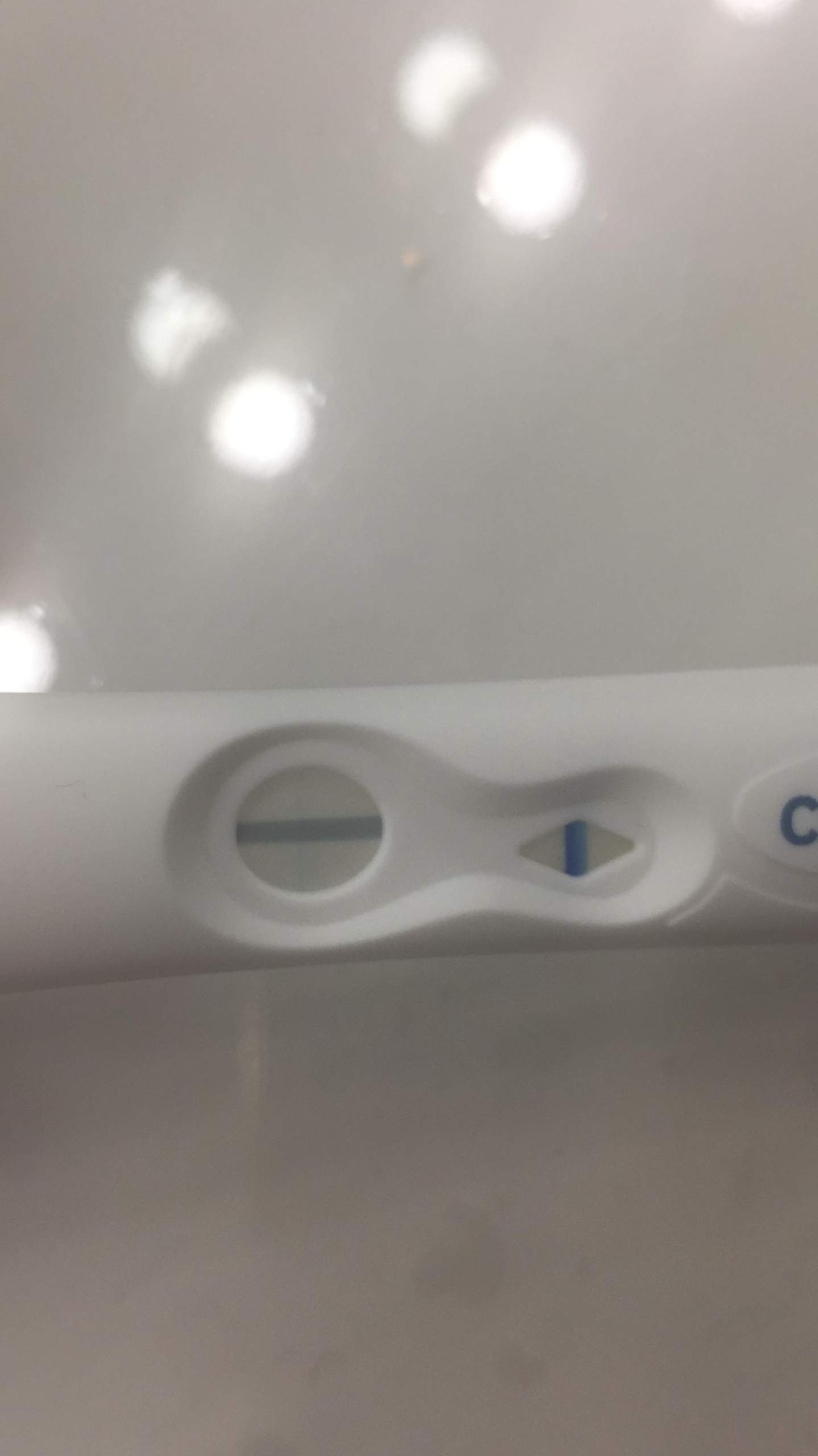 Test positiv oder negativ? Heute 4 Tage überfällig , habe 2 Tests gemacht und beide haben einen
