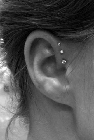 Triple Forward Helix - (Piercing, Ohr, Helix)