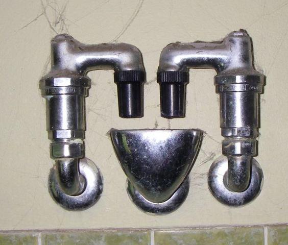 Überlauf im Badezimmer über der Badewanne notwendig? (Installation, Bad