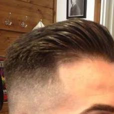 Dieser hier - (Haare, undercut)