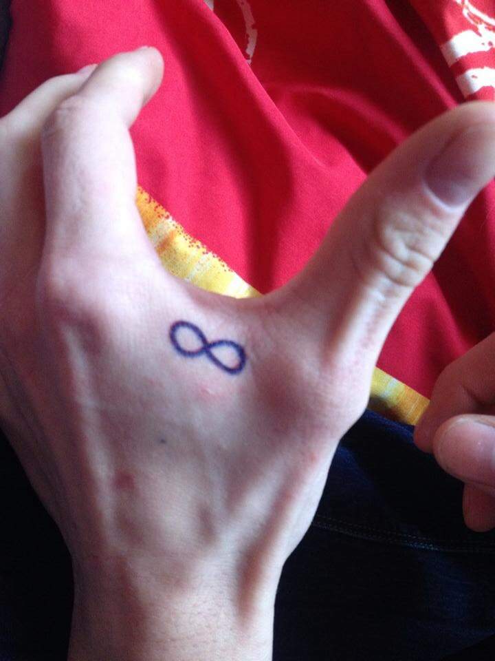 Unendlichzeichen tätowieren, wie teuer? (Kosten, Tattoo)