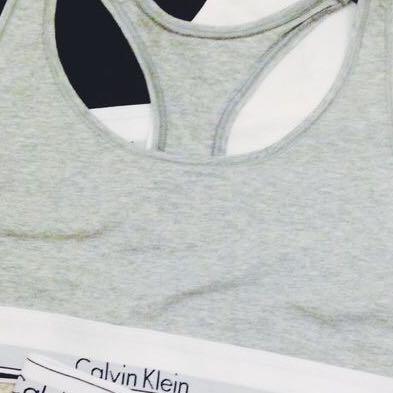 das ist so einer ich habe den in schwarz aber ja danke schon mal im vorraus - (BH, klein, Calvin)