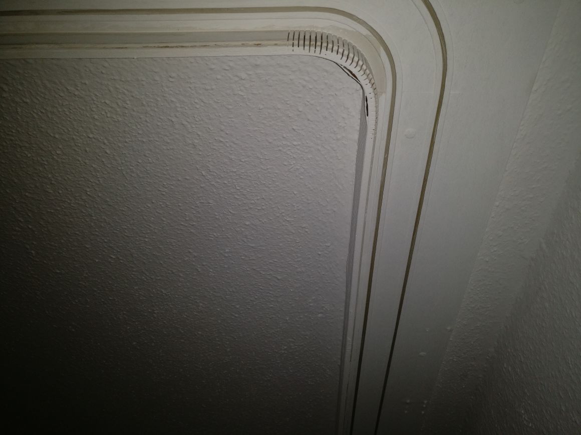 Unter welchem Suchbegriff finde ich Gardinen für eine Schiene