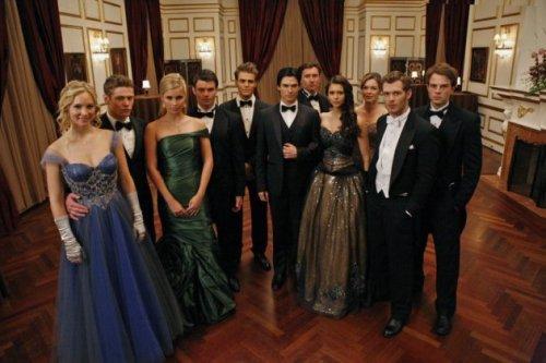 und vorne - (Vampire Diaries, ballkleid, vd)