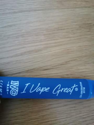 Vape blinkt 10mal und funktioniert nicht beim ziehen die hat 800 Zge und habe ich erst gestern gekauft wie kann das sein!?? (E-Zigarette, dampfen) Vape blinkt 10mal und funktioniert nicht beim ziehen die hat 800 Zge und habe ich erst gestern gekauft wie kann das sein!?? (E-Zigarette, dampfen)