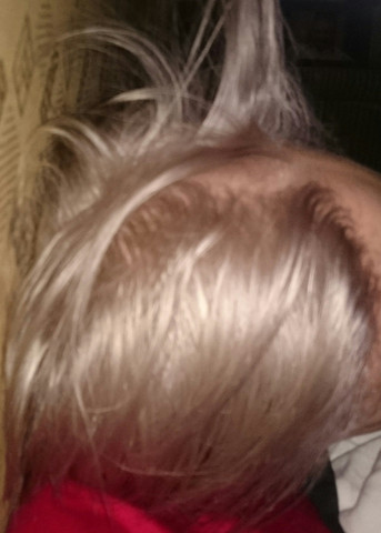 jetzige haarfarbe mit Blitz fotografiert  - (Haare, Pflege, Haarfarbe)