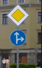 - (Auto, Stadt, Verkehrsregeln)