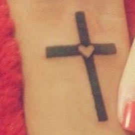 das Herz in der Mitte würde sich im Laufe der Jahre verändern, stimmt das? - (Haut, Tattoo, koerp)