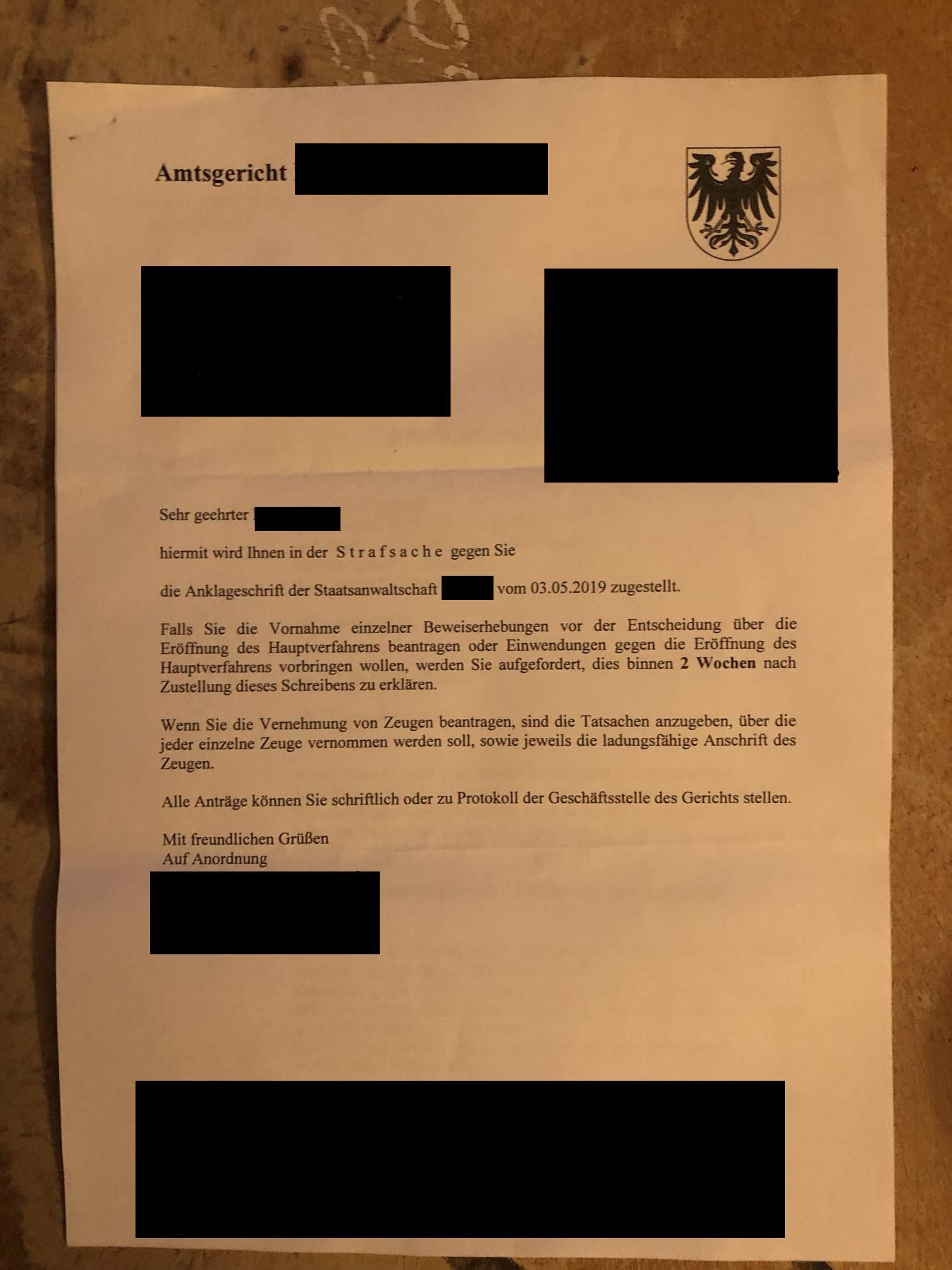 Verstehe ich die Anklageschrift richtig? (Gericht, Justiz, Staatsanwaltschaft)