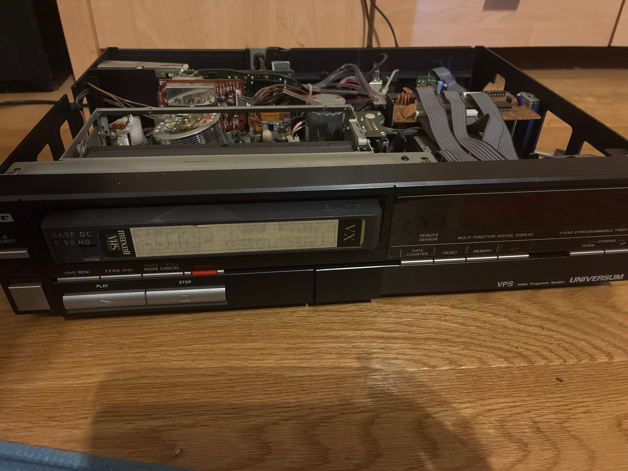 VHS Recorder Probleme? (defekt, Laufwerk, Kassette)
