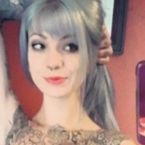 Von Gelb Blonden Haaren Auf Grau Silber Haare Blond Haarefarben