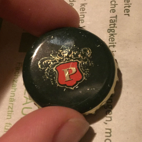Der Deckel ist von einer Glass Flasche, ich weiß nicht wie gut die bild Qualität - (Getränke, Bier, Marken.)