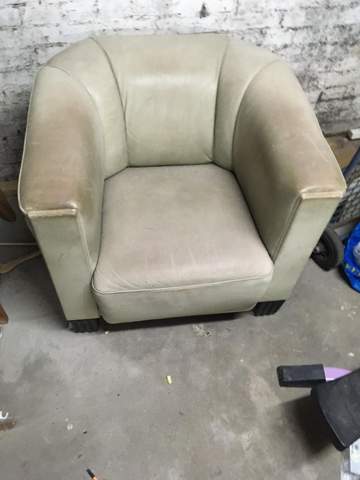 Von welchem Designer ist dieser Sessel und wie heißt das Modell?
