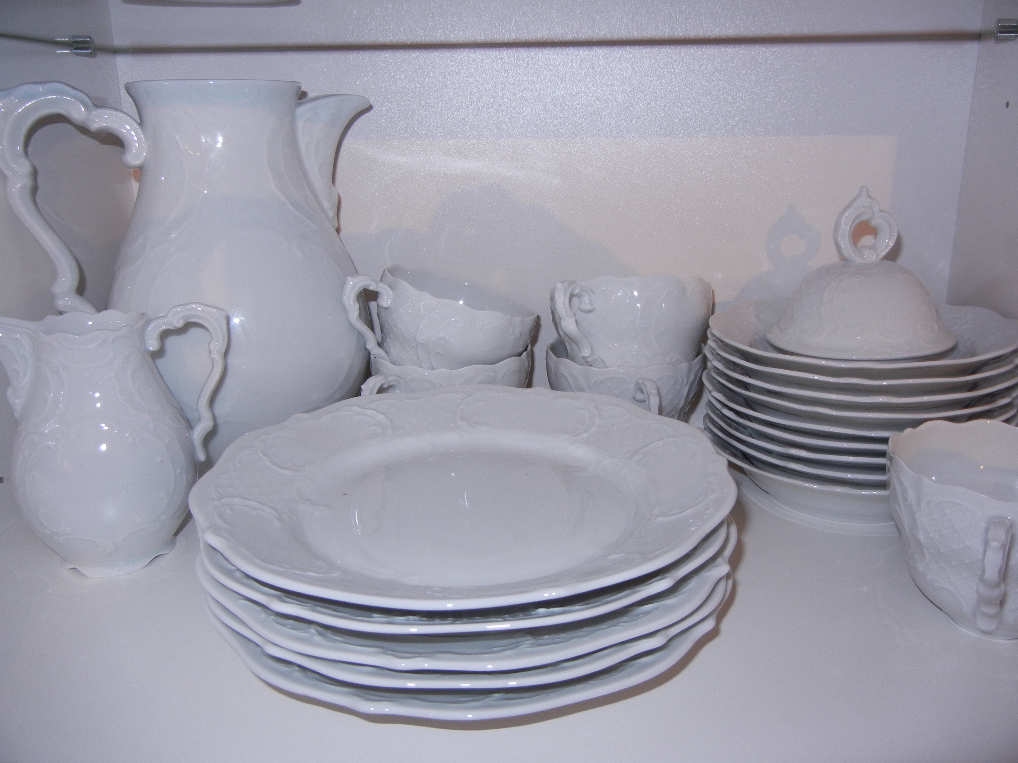 A 143 fertigstellung Von welcher deutschen Porzellan-Manufaktur kommt dieses Geschirr