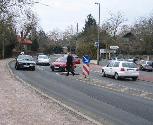 Fußgängerüberweg - (Auto, Straßenverkehrsordnung, Fußgänger)