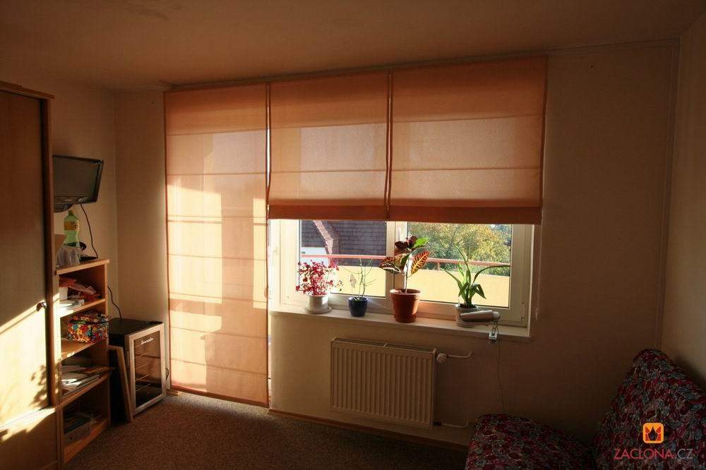 Fenstervorhang und Gardine - ein lizenzfreies Stock Foto von Photocase