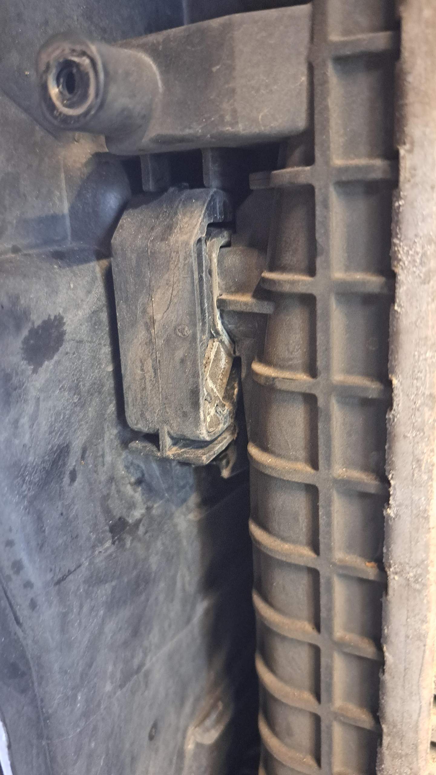 VW Golf (5) Plus Klima Kondensator ausbauen? (Reparatur, KFZ, Werkstatt)