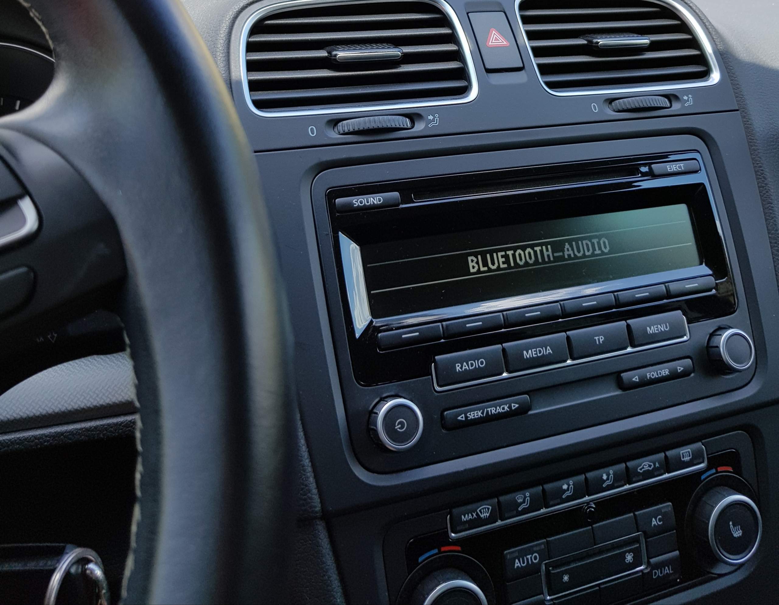 Vw Golf Bluetooth Lässt Sich Nicht Einschalten VW Golf Bluetooth Musik Frage? (Computer, Technik, Technologie)