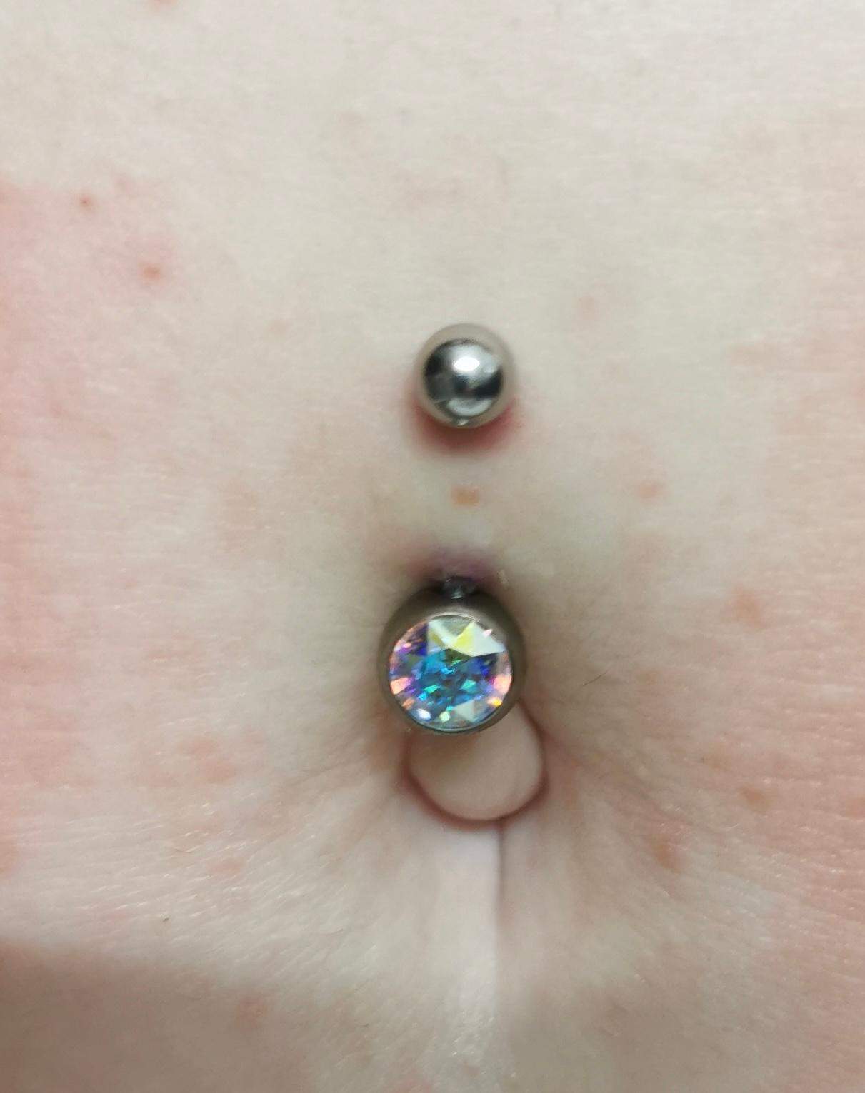 Wächst mein Bauchnabe Piercing raus? (Bauchnabelpiercing, Piercingschmuck)