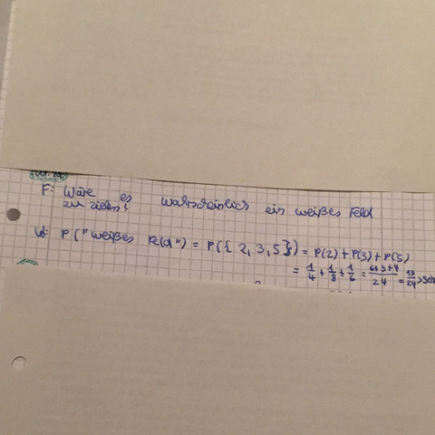 Und das ist die Aufgabe plus Antwort , die ich nicht verstehe ... - (Mathematik, Oberstufe, Stochastik)