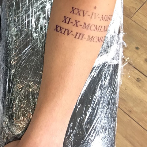 Wann Wieder Ins Fussball Oder Krafttraining Nach Frischem Tattoo Gesundheit Sport Ernahrung