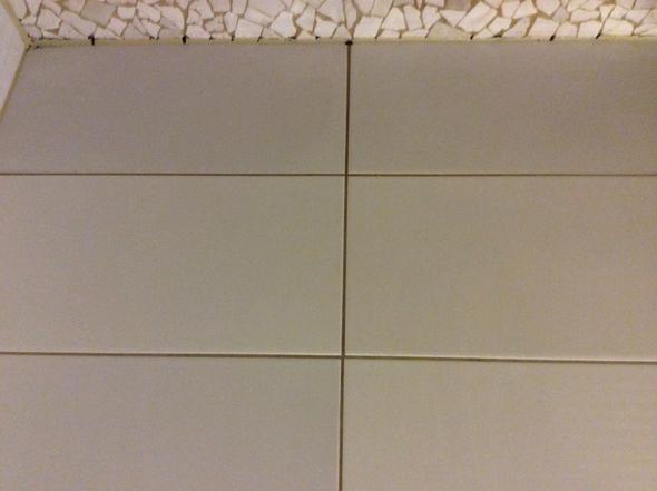 Wandfliesen Sind Feucht Konnen Wandfliesen Wasser Durchlassen Dusche