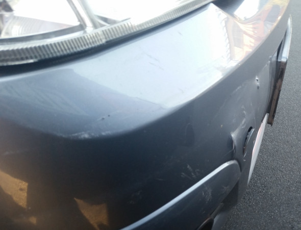 Schaden an Stoßstange Seite - (Auto, neu, reparieren)