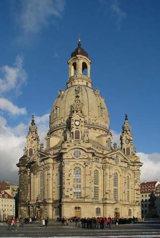 Wann wird die Frauenkirche wieder so aussehen, wie vor dem zweiten Weltkrieg?
