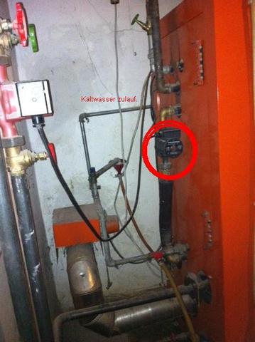 Warmwasser Ablassen Bei Zentralheizung Fur Umwalzpumpentausch Wasser Heizung Heizungsanlage