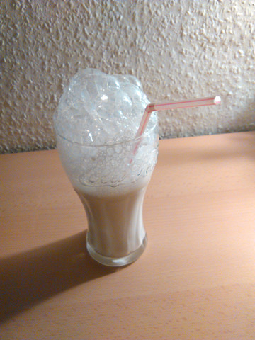 Milchglas - (Physik, Naturwissenschaft, Milch)
