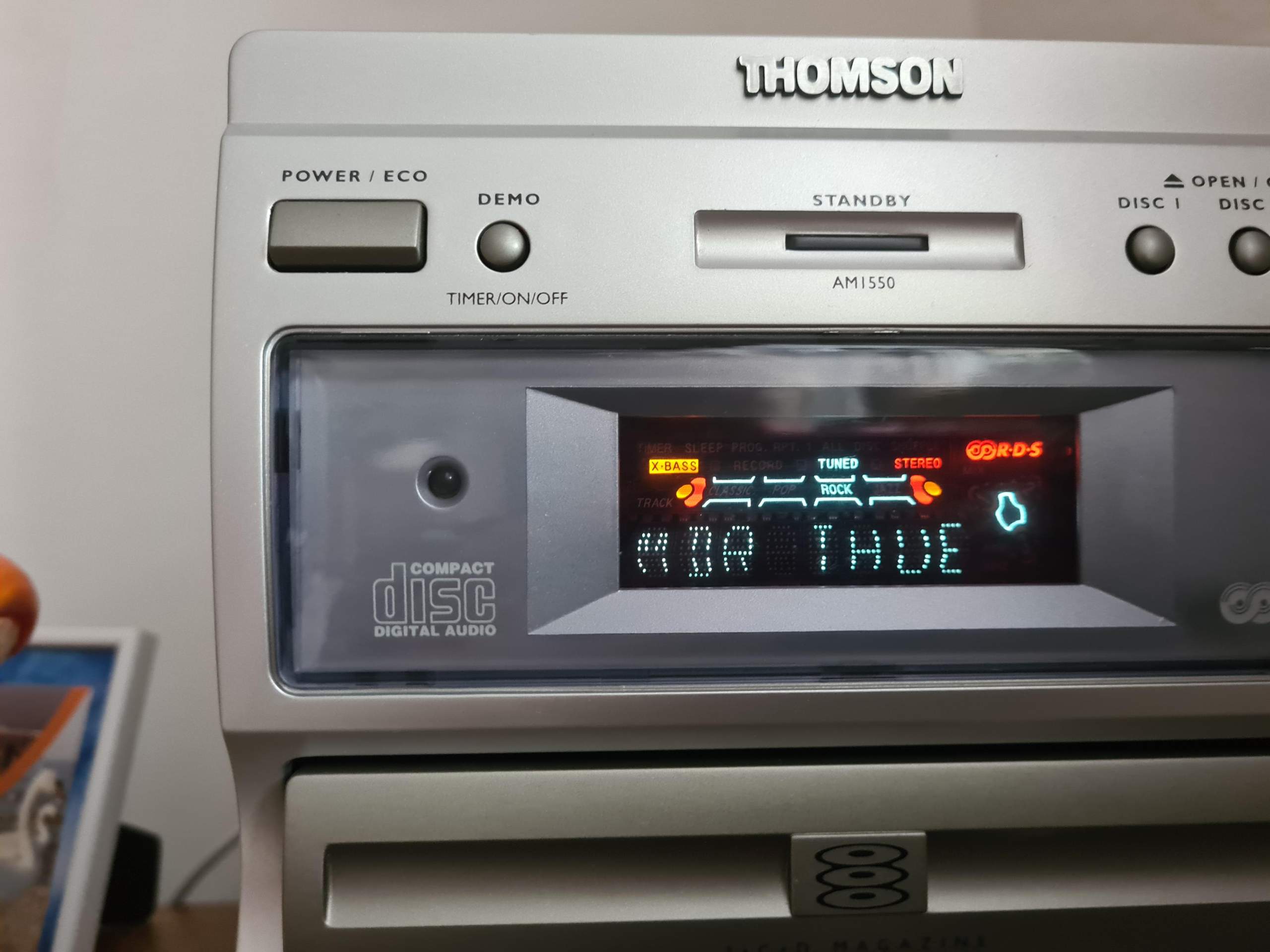 Warum empfange ich fast alle Sender über ein FM Radio, welches an einer Antennendose Warum empfange ich fast alle Sender über ein FM Radio, welches an einer Antennendose