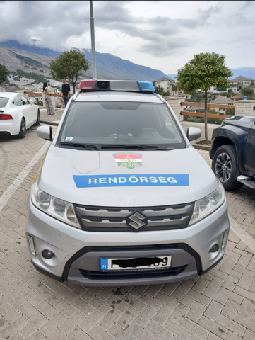 Warum fahren in Albanien ungarische Polizeiautos rum (Keine gebrauchten)?